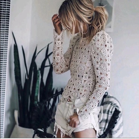 Crochet Knit Puff Sleeve Scalloped Hem Top - Picture 5 of 8